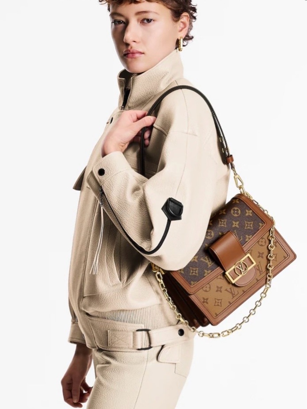 Louis Vuitton, Monogram Canvas Shoulder Bag with Brown Trim and Gold Hardware - Picture 14 of 15